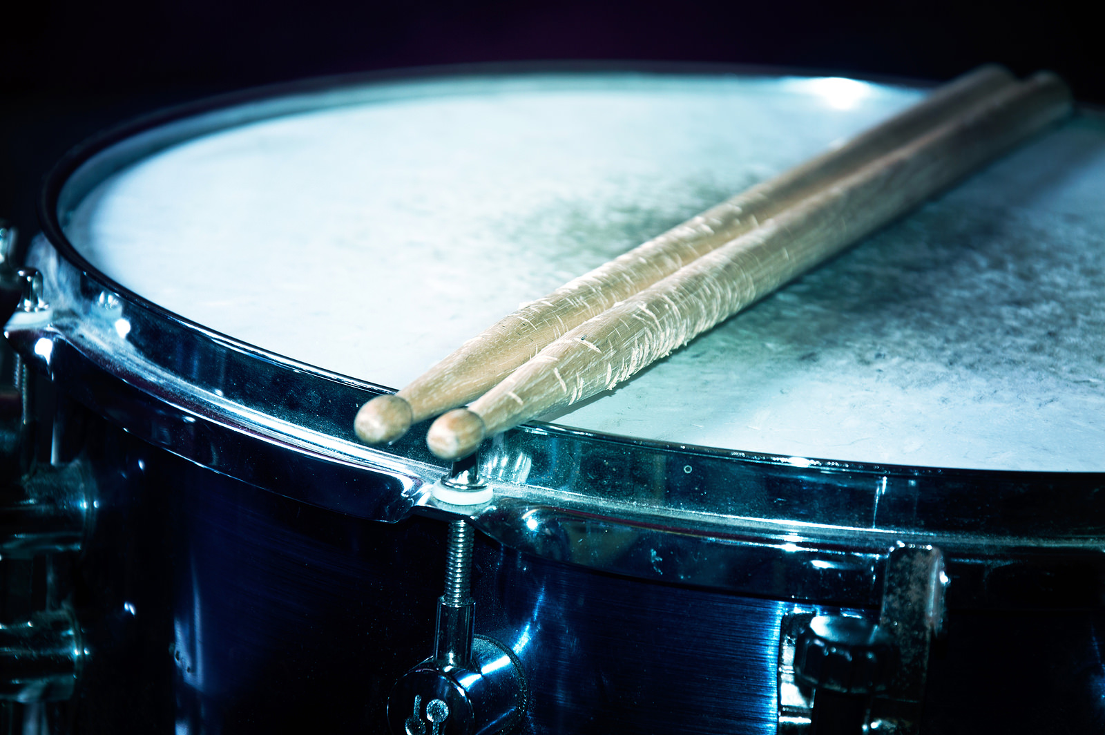 Play-Drums-With-Free-Professional-Backing-Tracks-feature-image